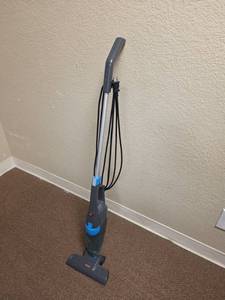 lot 7810 image: Bissell Upright Carpet Cleaner Steamer