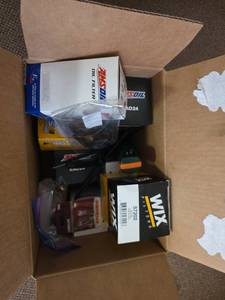 lot 7818 image: AMSOIL Oil Filter & Automotive Maintenance Kit
