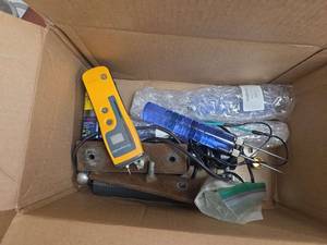 lot 7834 image: Bosch Stud Finder and Electrical Detection Kit