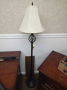 lot 7837 image: Black Metal Table Lamp with White Shade