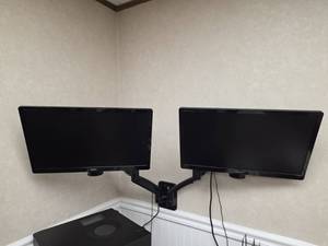 lot 7848 image: Acer Dual Monitor Setup w Articulating Mount