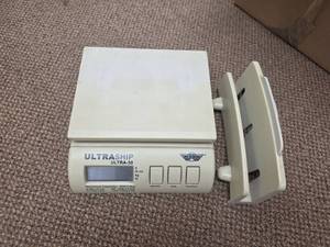 lot 7874 image: Ultraship Ultra-30 Digital Postal Scale 30lb14kg