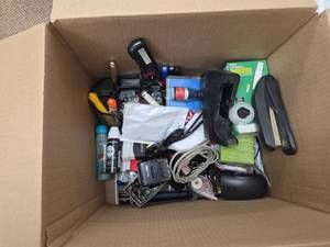 lot 7875 image: Mixed Electronics & Craft Tools Lot