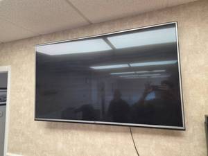 lot 7894 image: LG Flat Screen TV Display Monitor