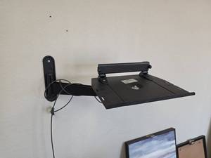 lot 7922 image: AVF TV Bracket Wall Mount up to 21in 88lbs