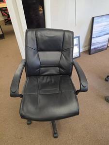 lot 7926 image: Black Leather Office Chair w Padded Seat & Armrests