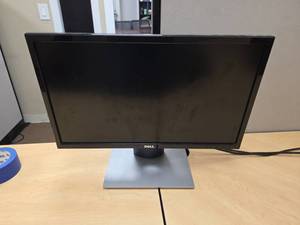 lot 7941 image: Dell 24in Monitor