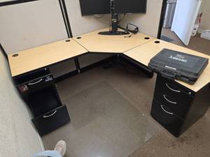 lot 7943 image: L-Shaped Corner Computer Desk with File Cabinets