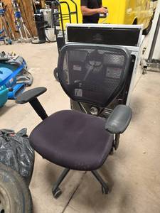lot 7969 image: Black Mesh Office Chair w Adjustable Armrests