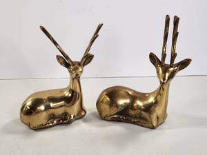 lot 105 image: Vintage Brass Laying Stag Deer Figurines Pair MCM Hollywood Regency Korean