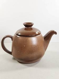 lot 126 image: Frankoma 6T Teapot with Lid Brown Ceramic