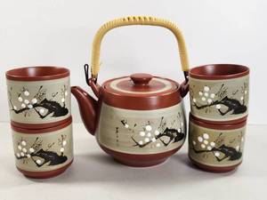 lot 127 image: Asian Tea Service Set Teapot and Four Cups Cream and Rust