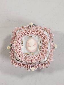 lot 143 image: Victoria Capodimonte Porcelain Trinket Box Pink Floral Cameo Decorated Hand-Painted