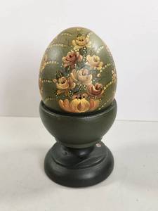 lot 146 image: Hand Painted Egg Decorative Object with Stand 1988 Vintage
