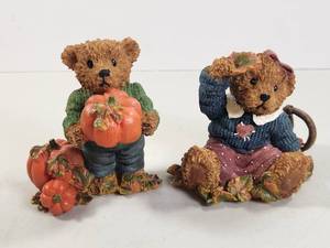 lot 149 image: Home Interiors & Gifts Thank You Bears Figurine Set 2 Pieces Fall Themed