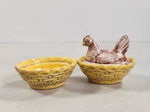 lot 161 image: Ceramic Hen on Nest Miniature