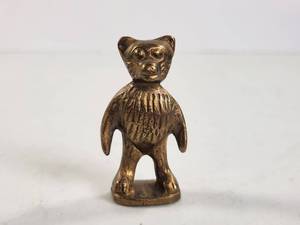 lot 164 image: Small Brass Bear Figurine