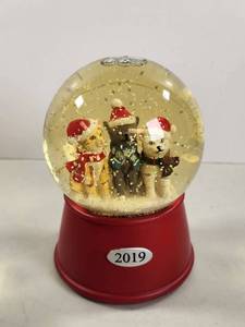 lot 170 image: Snow Globe 2019 Three Cats Santa Hats Red Base