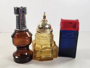 lot 173 image: Decorative Avon Bottles Lot Vintage