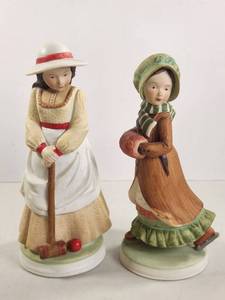 lot 178 image: Holly Hobbie Limited Edition Figurines Set of 2