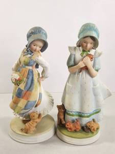 lot 179 image: Holly Hobbie Figurines Pair