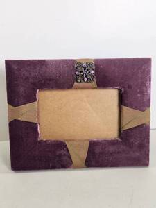 lot 187 image: D.L. Rhein for Silvestri Picture Frame Purple Gold Ornament