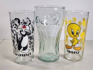 lot 241 image: Looney Tunes Character Drinking Glasses Sylvester Tweety Coca-Cola Set of 3