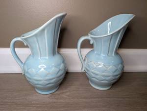 lot 509 image: Vintage Shawnee Ceramic Pitcher 2-Piece Set Light Blue