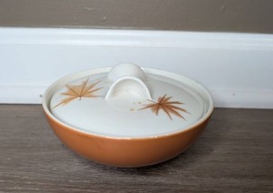 lot 1003 image: Iroquois Harvest Time Ceramic Covered Bowl&nbsp