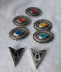 lot 1508 image: Button Cover Conco Lot 7 Pieces Ornate Metal Stone Inlay Triangle