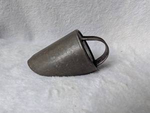 lot 1512 image: Antique Flour Tin Scoop