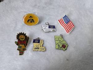 lot 1513 image: US State Travel Charms Lot 6 Pieces Tombstone Arizona Montana Louisiana Georgia Flag