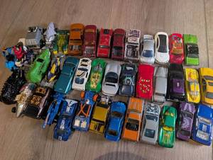 lot 2021 image: Mixed Diecast Toy Vehicles Lot 30