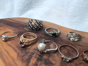 lot 3101 image: Lot of 9 Vintage Rings Assorted Styles and Sizes