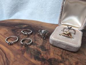 lot 3107 image: Tiny Animal Fashion Rings Assorted Designs - 6 ct