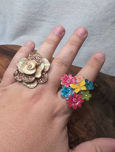 lot 3114 image: Elastic Bands Flower Statement Rings - 2 ct