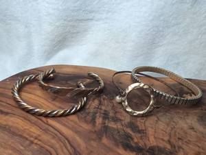 lot 3206 image: 3 Piece Bracelet Lot Twisted Rope Textured Metal Pearl Pendant