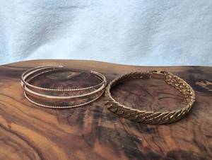 lot 3207 image: Fashion Jewelry Bangle Bracelets Lot 2 ct