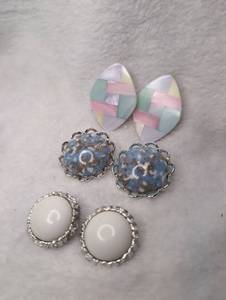 lot 3304 image: Vintage Earring Pairs Inlay Dome Button Studs Mixed - 3 ct