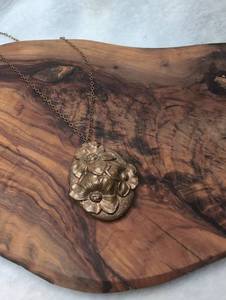 lot 3404 image: Floral Oval Locket Pendant Necklace with Chain