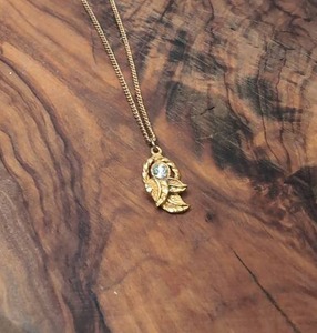 lot 3407 image: Gold Tone Leaf Pendant Necklace with Crystal Center Stone