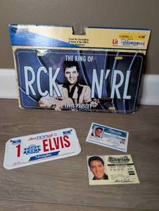 lot 1506 image: Elvis Presley The King of Rock N Roll License Plate  Souvenir License Cards