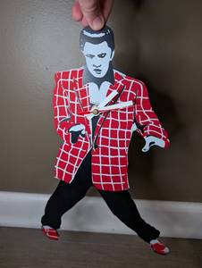 lot 1507 image: Novelty Elvis Presley&nbspWall Clock with Moving Legs