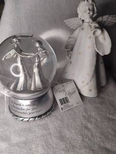 lot 2005 image: Musical Snow Globe Angel Figurine Music Box - 2 ct