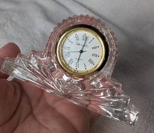 lot 2102 image: Spiegle Quartz Table Clock with Clear Decorative Base