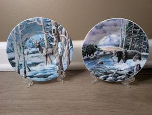 lot 2111 image: Decorative Mini Plates Winter Wildlife Scenes Deer, Bear - 2 ct