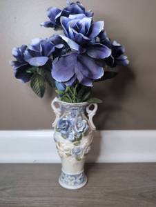 lot 4003 image: Decorative Vase with Blue and White Rose Design and Silk Flowers - 2 ct