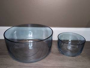 lot 4009 image: Blue Tarnow Polonia 2-Piece Serving Bowl Set
