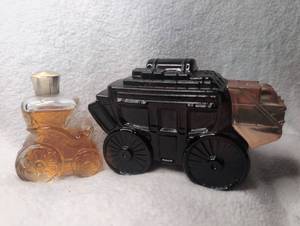 lot 4603 image: Avon Moonwind Cologne 1 FL OZ Horse Carriage Bottle -2ct