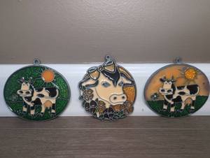 lot 5004 image: Cow Design Suncatchers - 3 ct